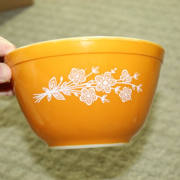 Vintage Pyrex Butterfly Gold Set of 3 Mixing Bowls 401 402 403 - Nesting Design - Picture 11 of 14